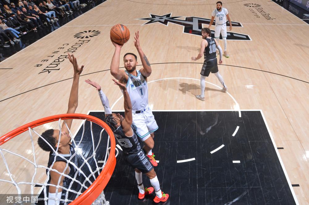 弗顿获得更 弗顿获得更