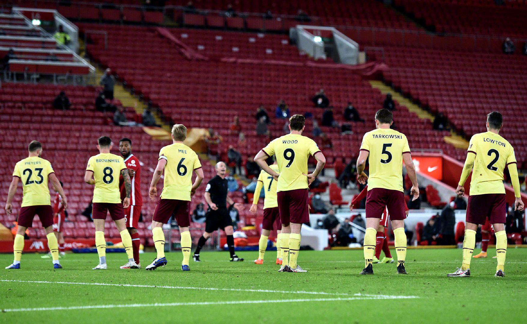 毫厘不差地 毫厘不差地