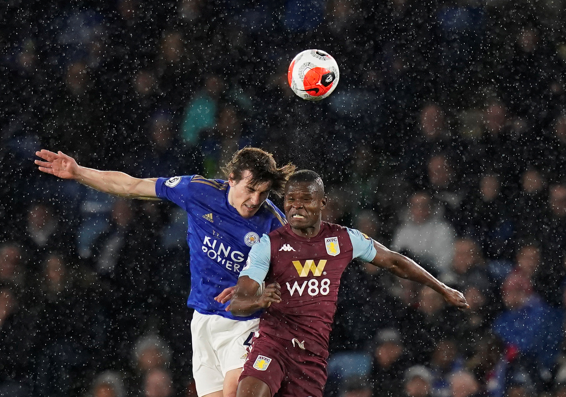 何摇摆不定 何摇摆不定